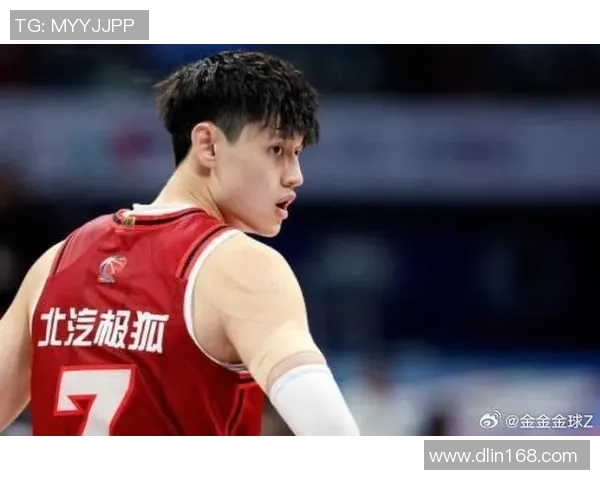 曾凡博重返球队合练力争在对阵吉林的比赛中复出
